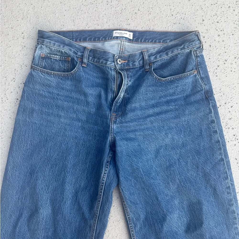 Abercrombie & Fitch Wide-Leg Blue Crop Jeans